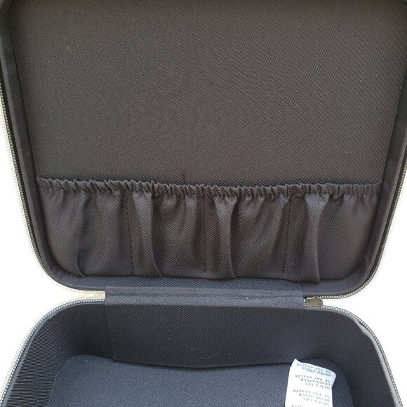 NWT Brouke & Co Leah Travel cosmetic case in black - Picture 6 of 8